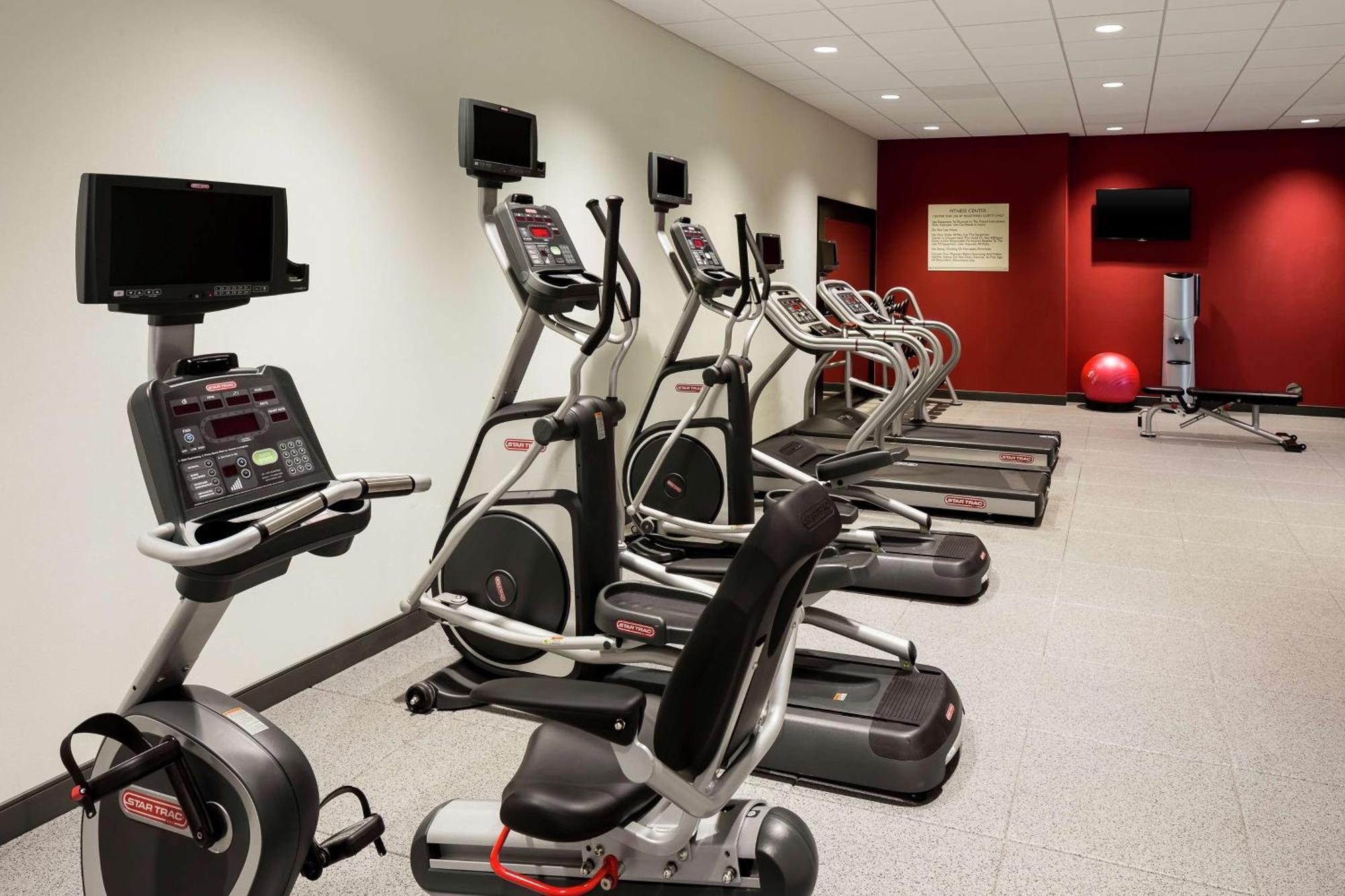 Hilton Garden Inn Bettendorf/ Quad Cities Екстер'єр фото